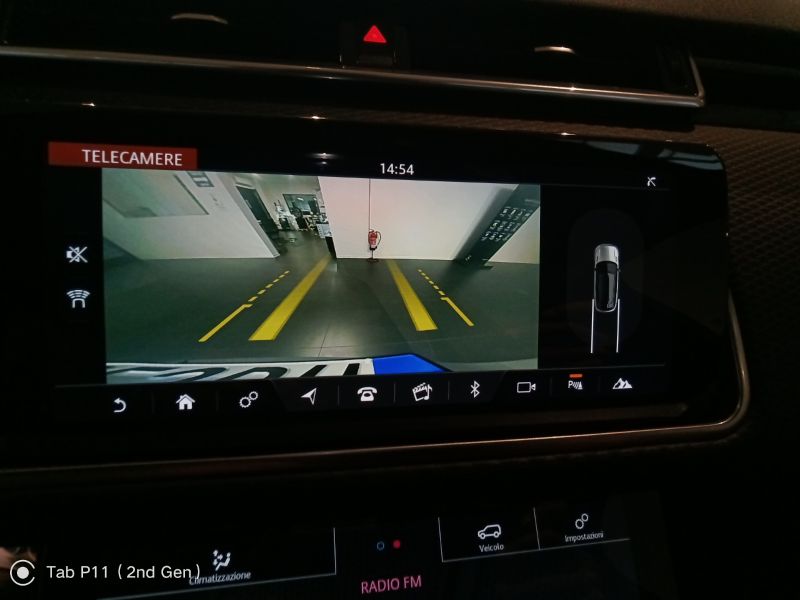 GuidiCar - LAND ROVER Range Rover Velar 2019 Range Rover Velar 2.0d i4 R-Dynamic 180cv auto my20 Usato